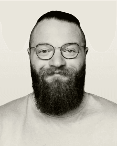 Headshot of Jordan Thompson