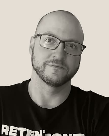 Headshot of Robb Clarke
